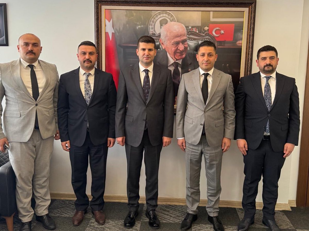 Emrinde olmaktan şeref duyduğum, Ülkü Ocakları Genel Başkanımız Sayın Ahmet Yiğit Yıldırım Beyefendiyi ziyaret ederek, çalışmalarımız hakkında bilgi arz edip, Emir ve talimatlarını aldım. Sayın Genel Başkanımız Kayseri'deki yiğit ülküdaşlarımıza selamlarını ilettiler.