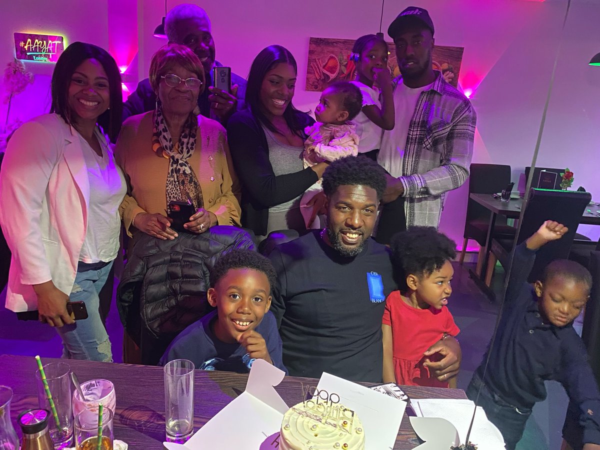 SatNavtheGooner's tweet image. 50th Birthday Celebrations continue!! A nice family meal yesterday with my nearest and dearest #FamilyOverEverything #Blessed #Grateful 🙌🏾🎉💯❤️❤️❤️
