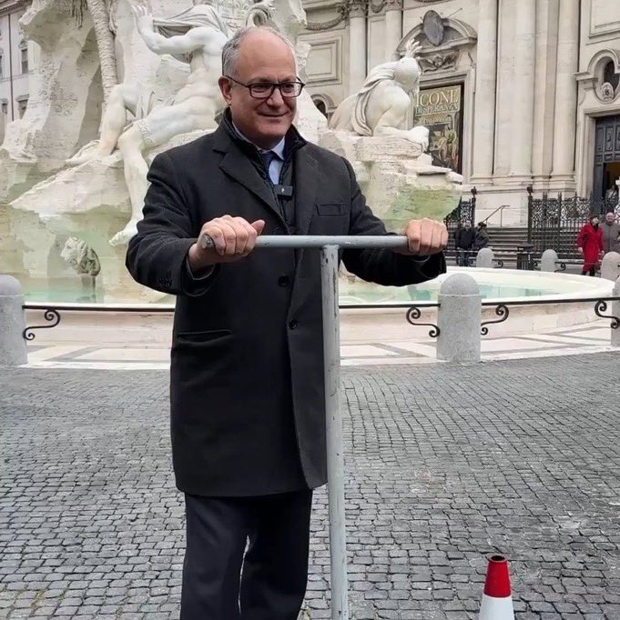 questo demone che ora deve gestire giubileo e conclave