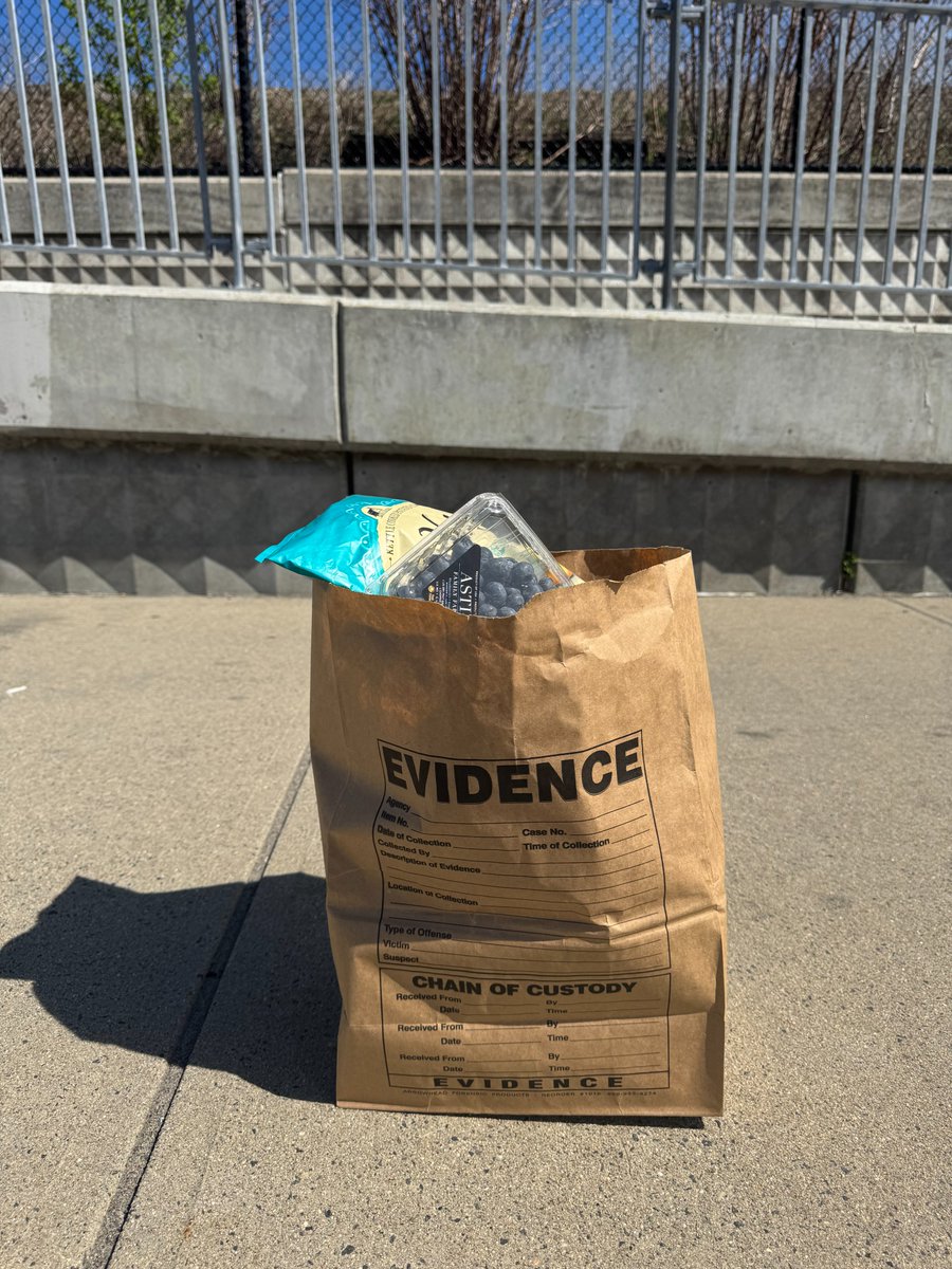 When my plastic bag filled with groceries ripped open and fell all over the street, a MBTA transit cop came out of his car and handed this bag and said "maybe this will help"...

📸: <a href="/_angelinachoi/">a n g e</a>