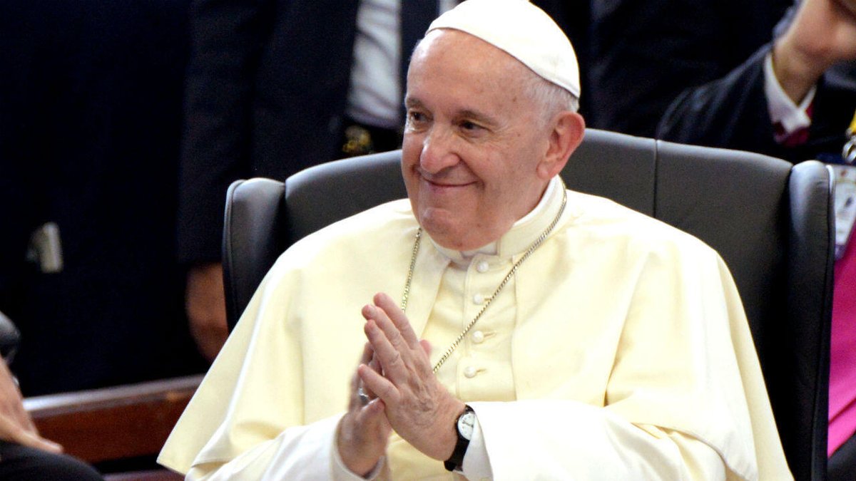 Se nos fue uno de los argentinos más importantes de la historia, un faro moral para el mundo. De los pocos papas que pensó en los marginados y llegó a hablar de realidades que incomodan a todos. En lo personal, alguien que llegué a escuchar durante horas. QEPD, Francisco. Eterno.