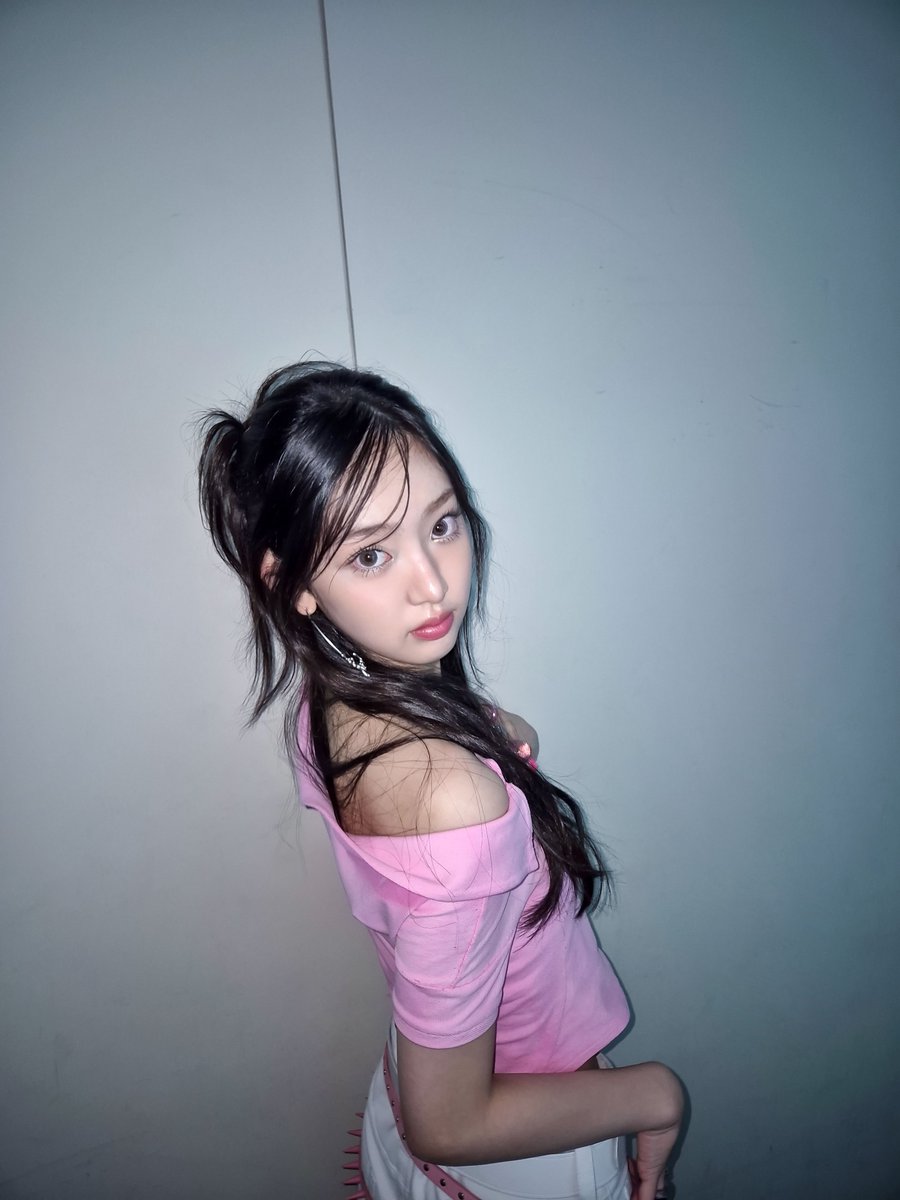 [📸] 
Digging💫

#KiiiKiii #키키
#LEESOL #이솔
#IDoMe #UNCUT_GEM 
#KiiiKiii_IDoMe #KiiiKiii_UNCUTGEM