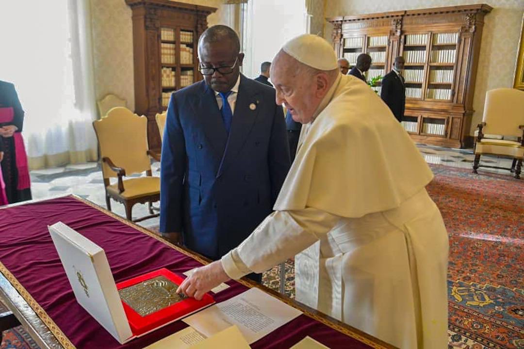 C'est avec une profonde tristesse que nous apprenons le décès du pape François, un grand homme de paix, de foi et de justice. 
J’adresse mes condoléances et mes pensées affectueuses à ses proches et aux catholiques du monde entier. 
Paix éternelle sur son âme.