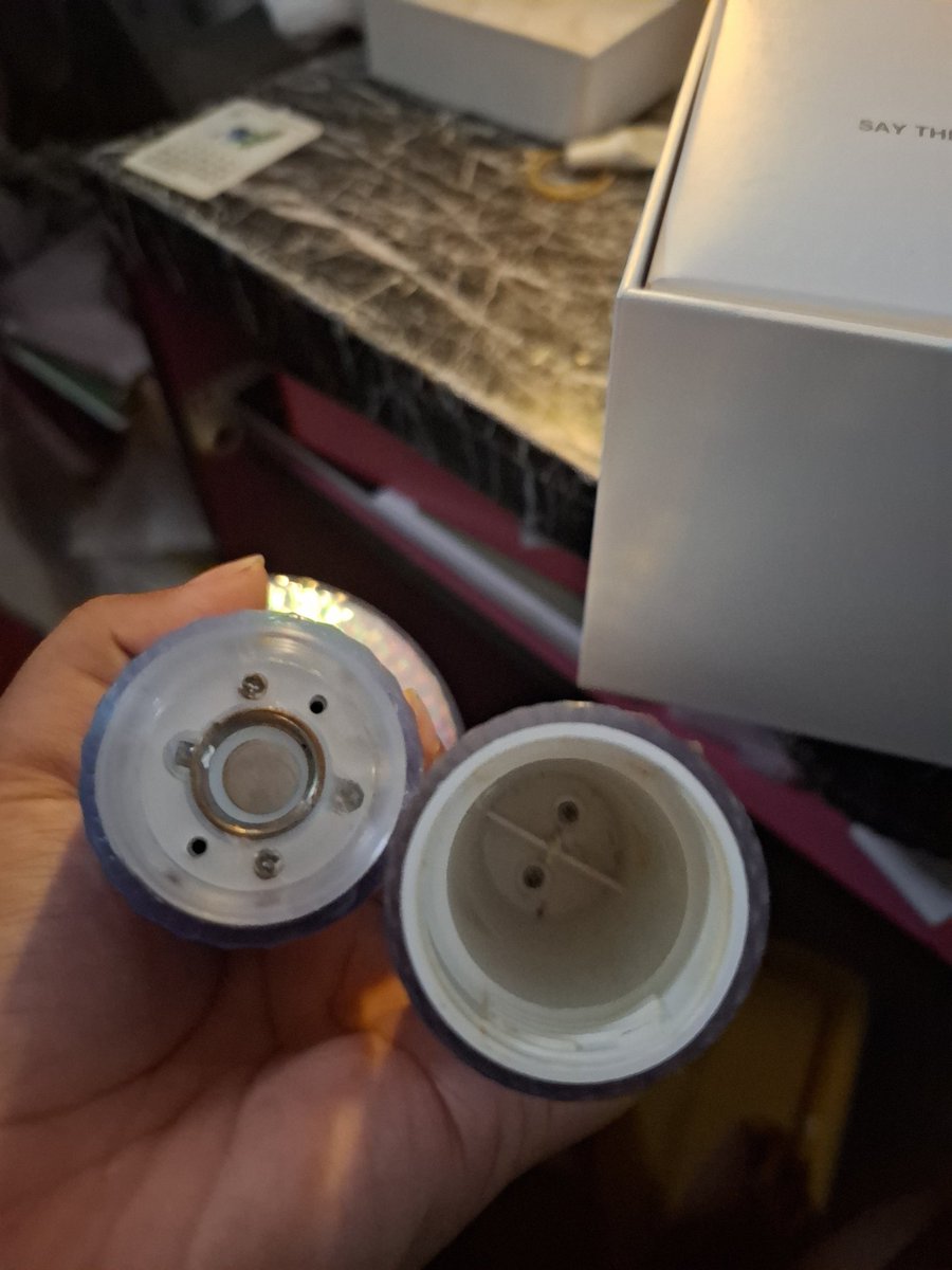 ปล่อย!! บง เวอร์2 ของเเท้ค่ะ
ราคา 1,000 ฿ ค่ะ น้องเคยใช้งานเเค่1ครั้งตอนลอง ของทุกอย่างครบเเต่น้องไม่มีรางถ่านเพราะเคยใส่ไว้เเล้วรางถ่านขึ้นสนิม 
ลดได้นะงับบบ
สนใจเดมมาได้เลยนะคะ  
#ตลาดนัดสวนแครอท