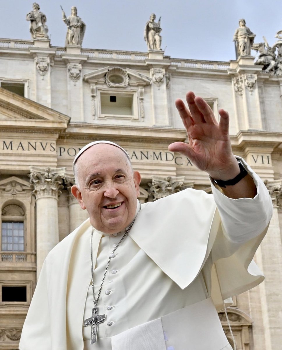 Com profundo pesar, recebemos a notícia do falecimento de Sua Santidade o Papa Francisco. Jorge Mario Bergoglio deixa um legado de humildade, compaixão e compromisso com os mais pobres. Que Deus o receba em Sua infinita misericórdia. 🕊️ 🙏🏼