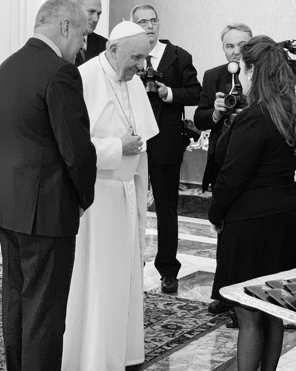 Monarchies2000's tweet image. "La famille impériale de 🇷🇺 exprime au Saint-Siège sa profonde tristesse suite à la nouvelle du décès de Sa Sainteté le pape François. Son âme repose désormais dans la Maison du Seigneur", a déclaré la princesse Victoria Romanovna sur les réseaux sociaux.#Romanov #PapeFrancois