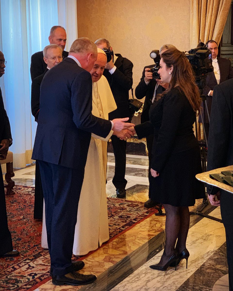 Monarchies2000's tweet image. "La famille impériale de 🇷🇺 exprime au Saint-Siège sa profonde tristesse suite à la nouvelle du décès de Sa Sainteté le pape François. Son âme repose désormais dans la Maison du Seigneur", a déclaré la princesse Victoria Romanovna sur les réseaux sociaux.#Romanov #PapeFrancois