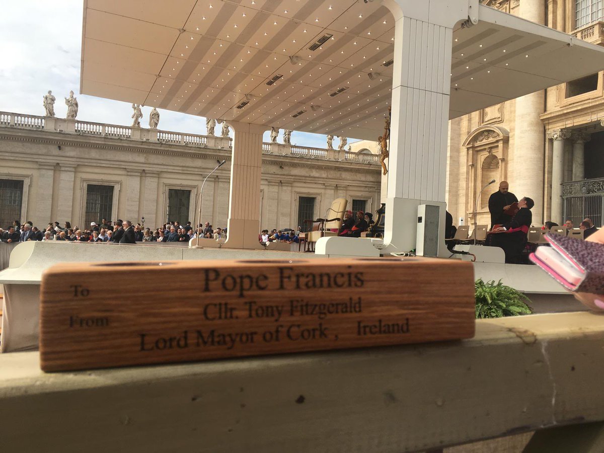 Tfitzgeraldcork's tweet photo. I am saddened to hear of the passing of Pope Francis. He was a man of peace and connected with so many people across the world. He had a great presence but was very humble . I was honoured to meet him in 2018 as Lord Mayor of Cork where he asked for people to pray for him. https://t.co/QKTm99AvWj