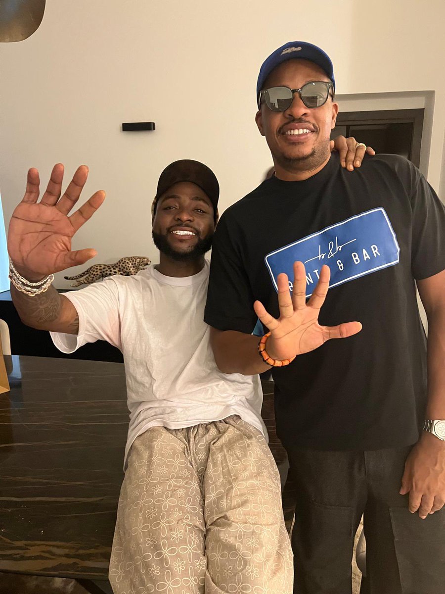 With all the successes,  achievements, accolades and $$ this man still out here pushing his album like an emerging artist . We should all pray for this type of drive in whatever we do <a href="/davido/">Davido</a> #5ive