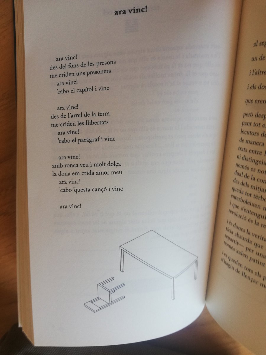 2 visions de la pàgina 100 de LA POLICIA IRÀ DE BÒLIT, imatge de tura sanglas amb lletra d'enric casasses