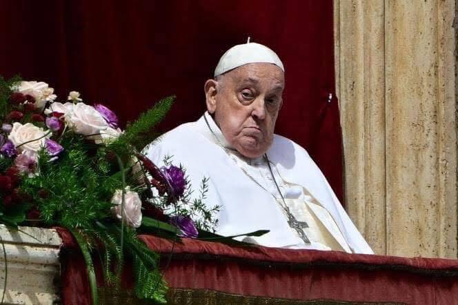 JuresKIZIT0's tweet photo. Aussitôt le Christ ressuscité, le Pape François s'en va vers le Père. Que  Notre Saint Père Jorge Mario Bergoglio s'en aille en paix dans les bras du Père du Fils qu'il a représenté sur terre au nom de l'Eglise Universelle. Une volonté de Dieu https://t.co/0XDfecjbkG
