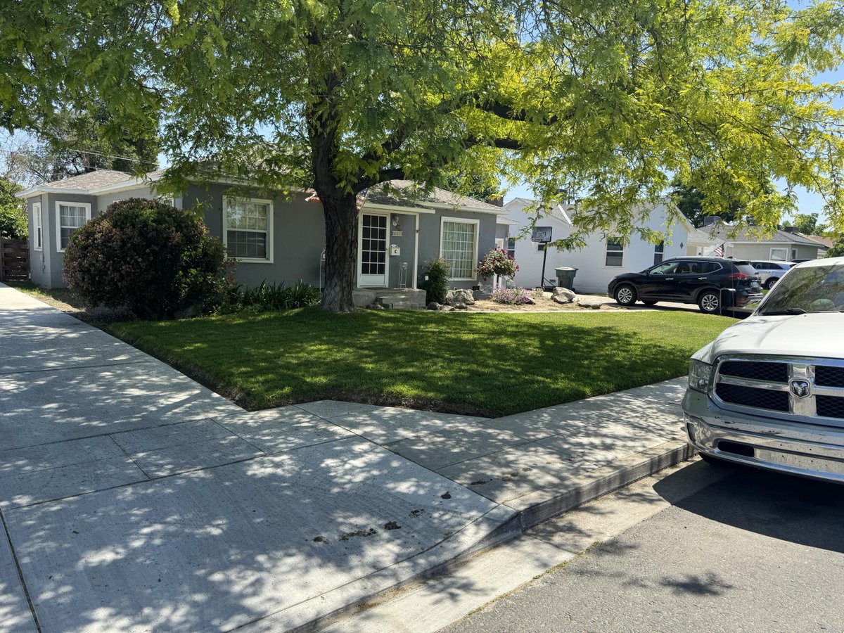 SusanKazarian's tweet photo. 642 N Manor Street, Tulare, CA, 93274
3 bed | 1 bath 1598 Sq. Ft.
Active | $334,000
https://t.co/S2Vc5D6Gco
Tucked away in one of Tulare's most sought-after historic neighborhoods, this delightful 3-bedroom home is just steps from Garden School, a variety of restaurants,... https://t.co/rHY7YsvLR2