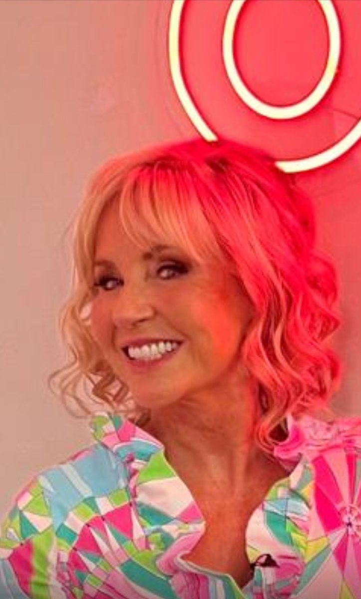 Sarah Greene (@realsarahgreene) on Twitter photo Happy Easter Monday 🌼
I’d love you to join <a href="/romankemp/">Roman Kemp</a> and me for <a href="/FinishLineBBC/">The Finish Line</a> 4.30 BBC1 today… and it would be brilliant see you a bit later for a story on tonight’s <a href="/OneShow/">The One Show</a> X Happy Easter Monday 🌼
I’d love you to join <a href="/romankemp/">Roman Kemp</a> and me for <a href="/FinishLineBBC/">The Finish Line</a> 4.30 BBC1 today… and it would be brilliant see you a bit later for a story on tonight’s <a href="/OneShow/">The One Show</a> X