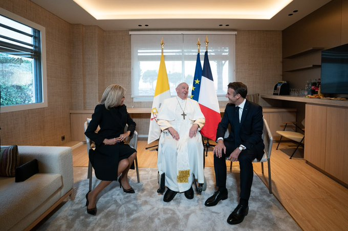 willshakespire's tweet photo. De #ASSEOL à #WrestleMania , le Pape François voulait que l’Église apporte la #CDISCOUNTZLAN2025 aux plus pauvres. Qu’elle unisse les #LGBTQIASupportTransWomen. Puisse cette espérance ressusciter #BonusRush.
À tous les Catholiques,
Voir plus https://t.co/acLFbAke5K