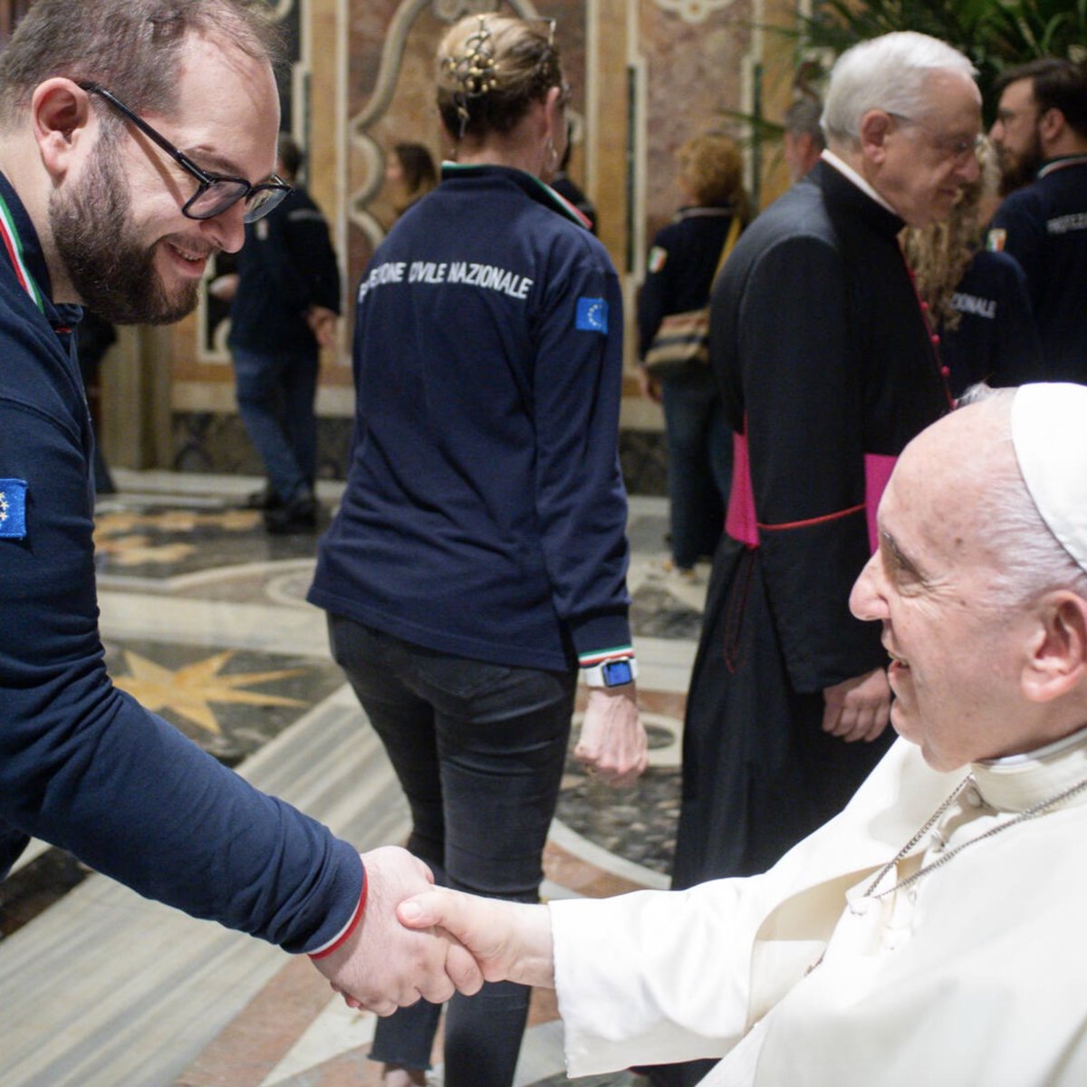 umbr0s's tweet image. Il bene non fa rumore ma costruisce il mondo... Papa Francesco ❤️