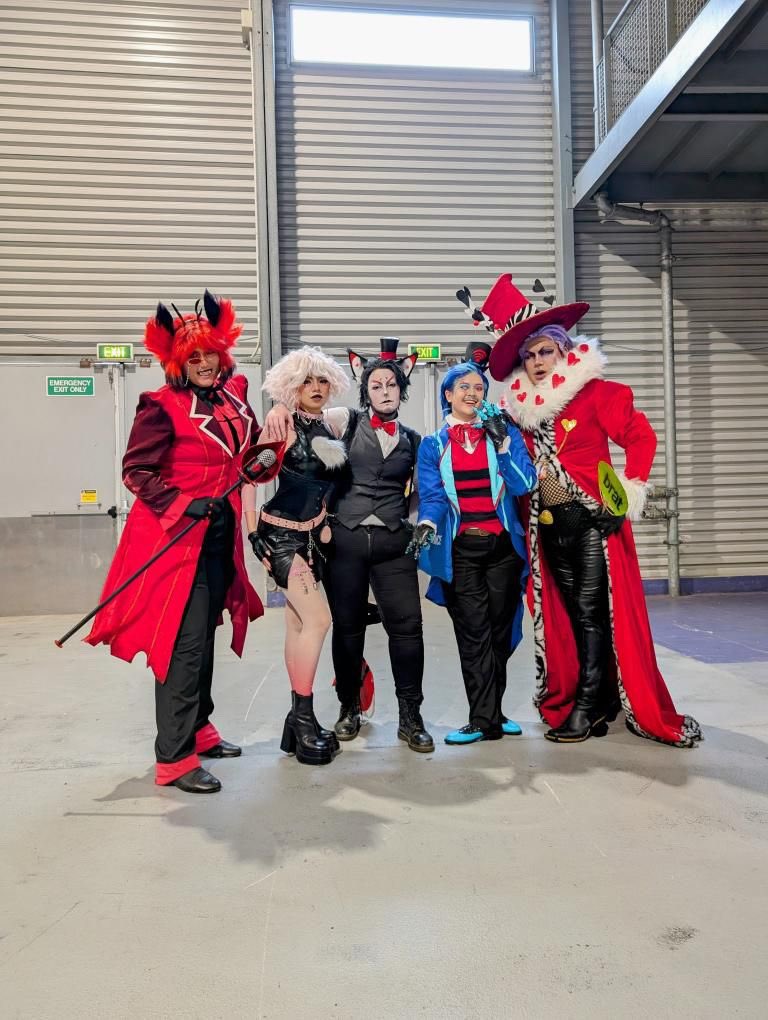 “Your group always looks like you have so much fun at cons”

It’s cause we are 💅😌