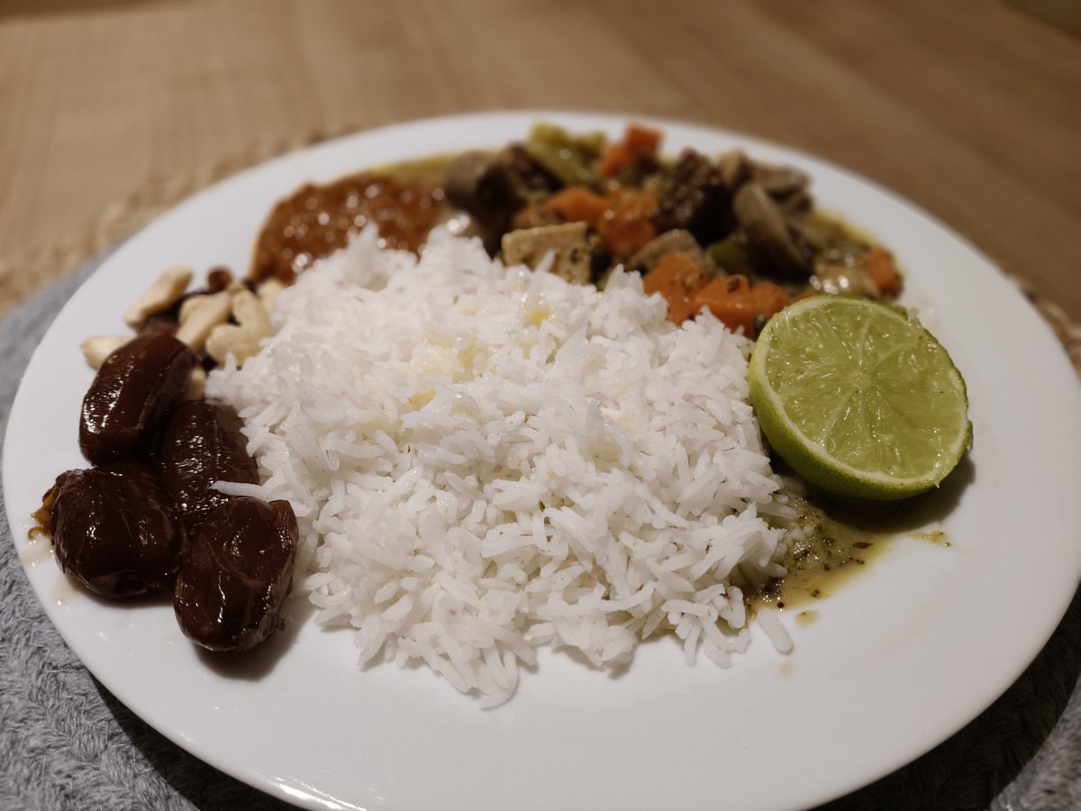 Tomorrow is Earth Day 🌎 &amp; it's a reminder to all of us to act for the soil enrichment across globe 🤎🤝 #SaveSoil. Grateful to have a nutritious meal today with my favourite Thai Curry, Rice, Nuts &amp; Dates 🥰 #PoweredBySoil and geared up to rejuvenate our soils globally 💪