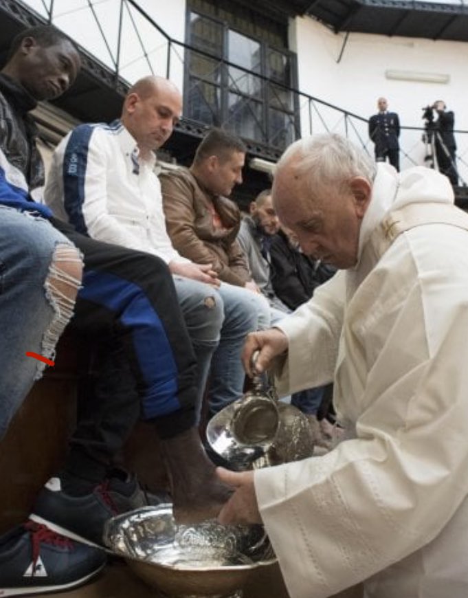 Sempre con i poveri, sempre con gli ultimi.
#PapaFrancesco