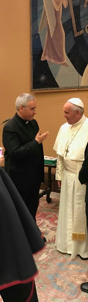 Ha muerto #PapaFrancisco, él nos dijo: "El Señor nos dice que estemos preparados para el encuentro, la muerte es un encuentro: es Él quien viene a encontrarnos, es Él quien viene a tomarnos de la mano y llevarnos con él". #FelizPascua #SantoPadre, para toda la eternidad. Gracias!