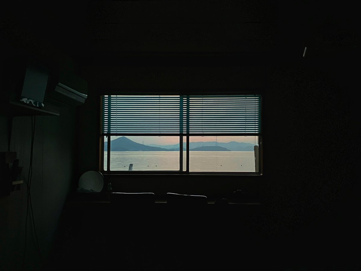 先週泊まった海の見える部屋見て