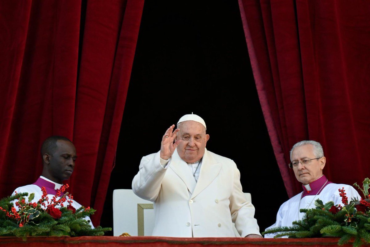 FarodeCampeche's tweet photo. #últimahora | MUERE EL PAPA FRANCISCO 
A los 88 años, este lunes falleció el Papa Francisco, tras diversos problemas respiratorios.
El pontífice falleció a las siete y media de la mañana, hora de Roma, en su residencia de la Casa Santa Marta, en el Vaticano. #PapaFrancisco https://t.co/okmL39oMMZ