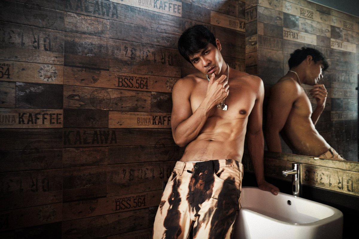 Too hot to wear anything!!!
Model <a href="/mickeydent1/">mickey</a>  
Pants <a href="/adistudios_/">ADI</a>  

#portrait #fashionportrait #fashion #photo