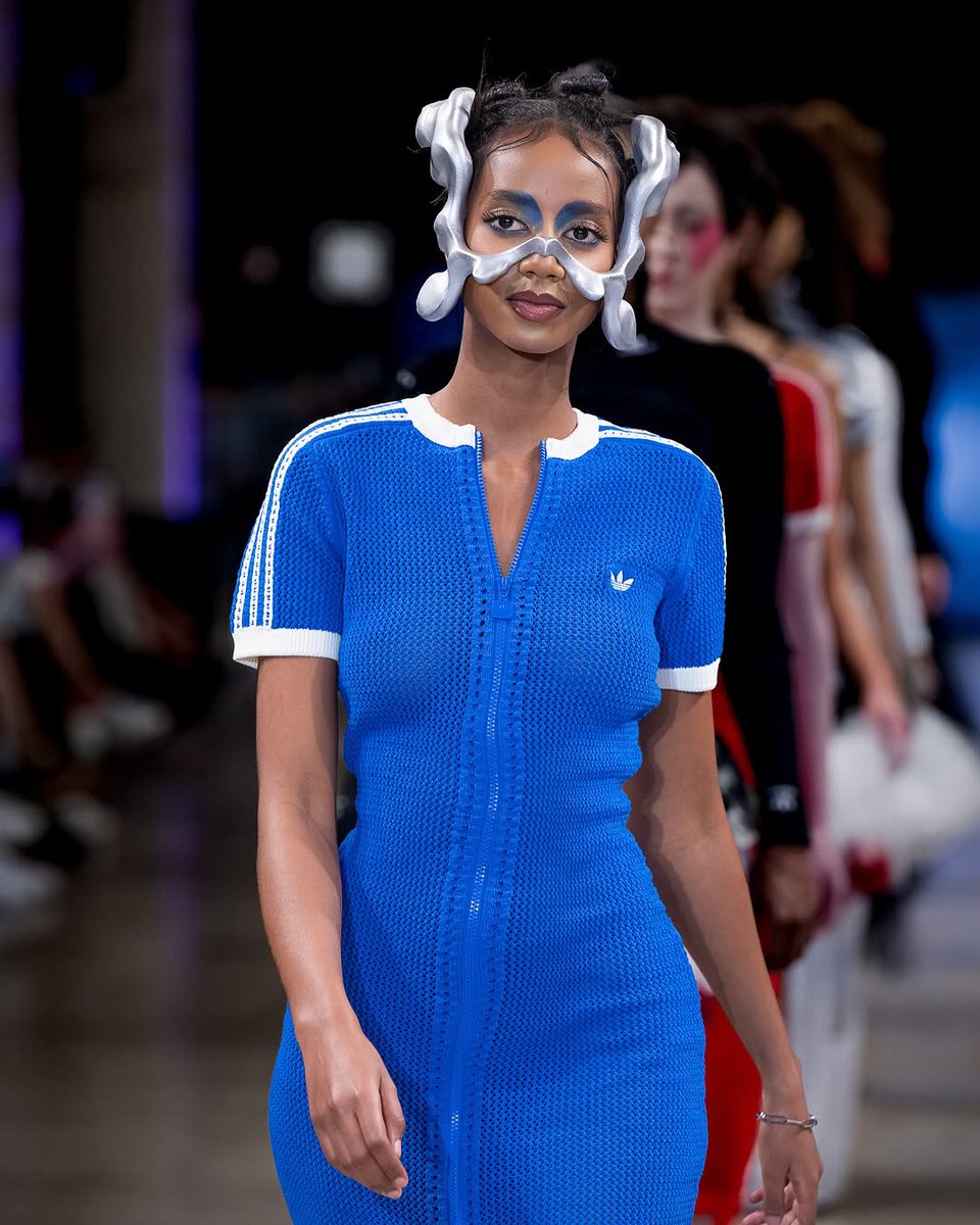 Just__Irene's tweet photo. Chai ya Kibanja bado tunaendelea kuikunywa pale kwa Njambi. Munakumbuka huyu dem alimodel for Adidas in LA? I think ata kuna time alikuwa anadate Butitia. She happens to be close friend wa Khadija (Kibanja's husband side chick) ameingilia kati.

Thread 🧵 https://t.co/oiu3EiUukC