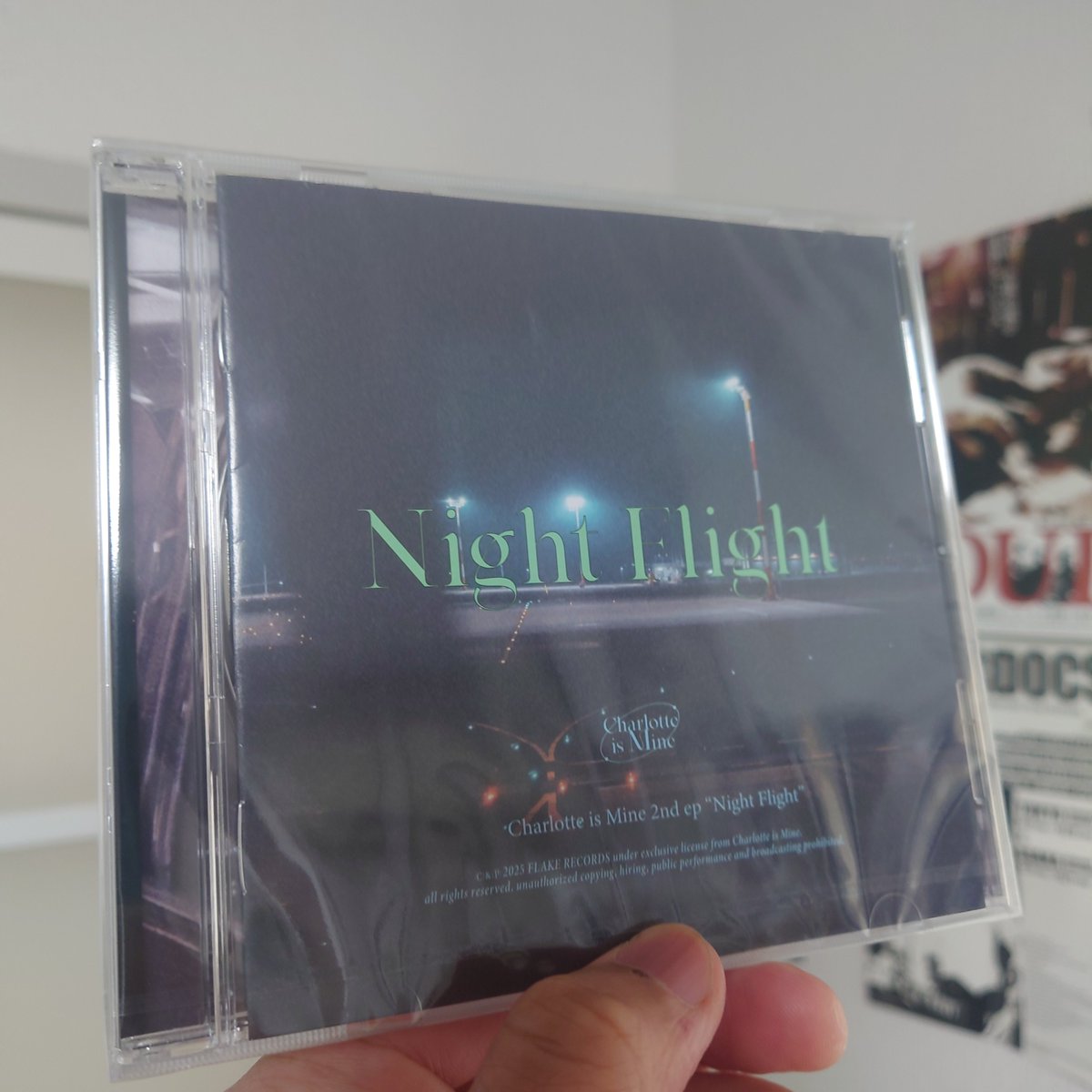 【新入荷情報】
nana furuya氏によるプロジェクト"Charlotte is Mine"の5年ぶりEP入荷しました！
FLAKE SOUNDSからリリース！

私自身も待望だった音源、皆さんも是非！
初期未発表曲のデモverも特典CDRで付いてきます。

Charlotte Is Mine - Night Flight Ep
Price : ¥2,000
upslopereco.base.shop/items/105316249