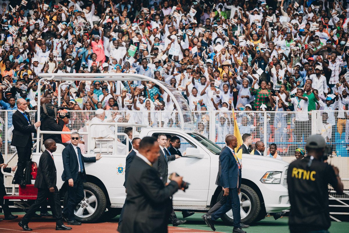 C’est avec une profonde tristesse que j’ai appris le décès de Sa Sainteté le Pape François. Le peuple congolais se souviendra à jamais de sa visite historique en RDC en 2023 et de son message de paix, d’espérance et de compassion pour notre Nation. 
Paix à son âme.