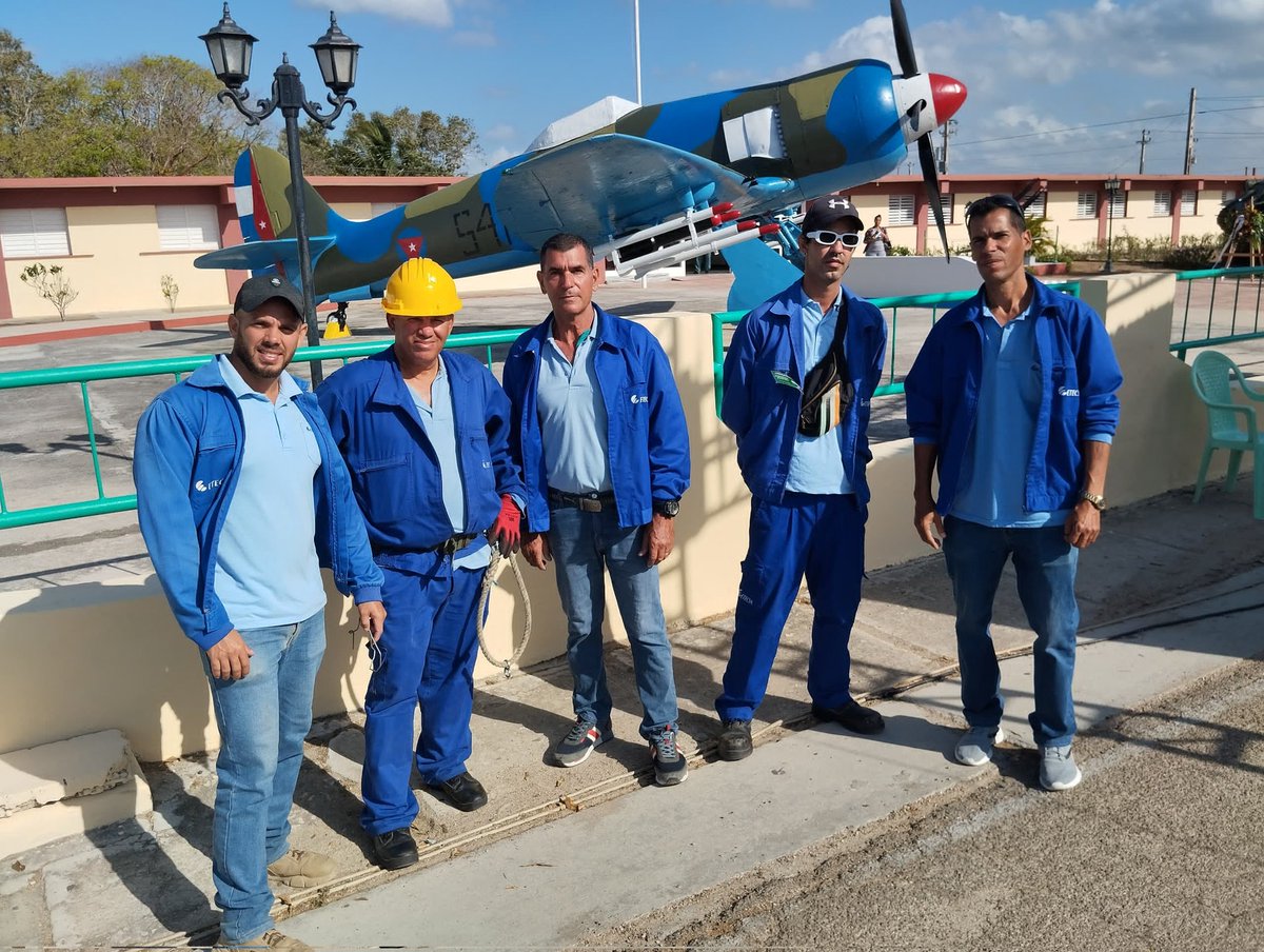 Felicitaciones a mis  colegas por su desempeño 💪en las labores de  instalacion 📡 y  comunicación en el acto del 19 de abril .#ETECSA_Cuba 
#ETECSAesdelPueblo 
#EtecsaCZapata