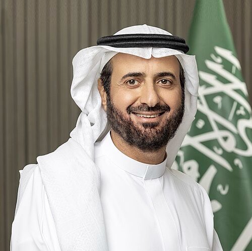 معالي الدكتور توفيق الربيعة… التجربة أكبر برهان

عند التأمل في المشهد القيادي في كبرى الشركات، بما فيها الشركات التابعة لصندوق الاستثمارات العامة، نلاحظ غيابًا لافتًا للقيادات السعودية في الصفين الثاني والثالث.

في المقابل، يمثل معالي الدكتور توفيق الربيعة نموذجًا يُحتذى في