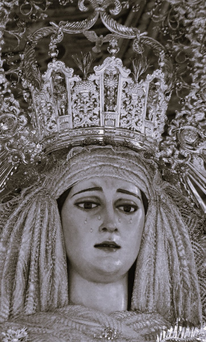 CMM3199's tweet photo. Y al paso, la fe de un barrio.

#SSantaSevilla25 https://t.co/cH3QjrMHWm