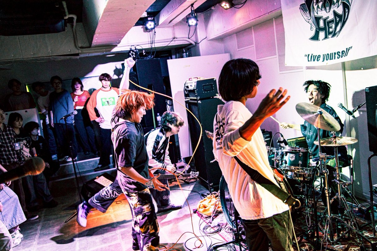 SHAKEHEADBAND's tweet photo. 2025.4.20
@ TACHIKAWA COSMIC HALL
SHAKE HEAD pre.
SHAKE HEAD 3rd Anniversary & COSMIC HALL 8th Anniversary
"しゃけFES"
🐟ありがとうございました!🐟
📸/@_yuuukiii13
次回のライブ▶▷▶ 4/25 @ TACHIKAWA COSMIC HALL
#SHAKEHEAD #立川 #FES #インディーズバンド https://t.co/QS1lEZVtnf