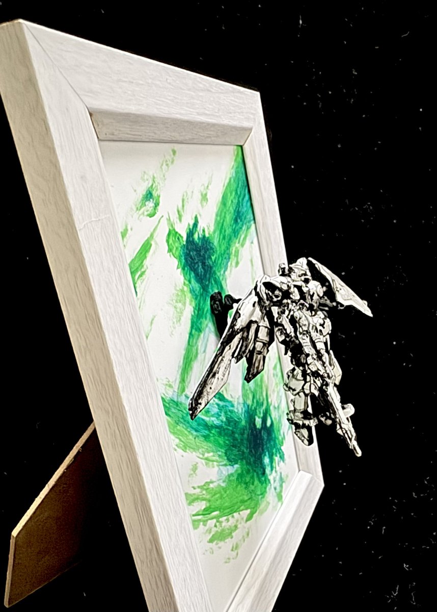 #墨絵風塗装 #アーティファクト 
#ガンダムカードゲーム #ガンプラ 
完成！
アーティファクトをKEN NAGASAKI先生が描くガンダムカードゲームのウイングガンダム風に仕上げてみました。
が、技術が足りなかった感(特に背景)が否めないので、元となる素晴らしいイラストをぜひ見てみて下さい
