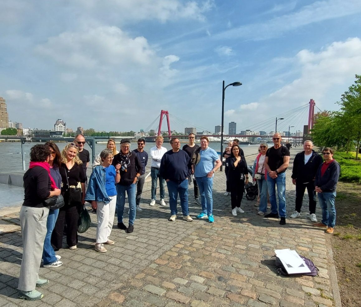 Gaat u mee met onze oorlogswandelings Rotterdam mei 1940 tour op het Noordereiland?

Zaterdag 17 mei start 10:00
Zondag 18 mei 11:00
Donderdag 29 mei (hemelvaart) 10:00
Zondag 8 juni 11:00

Start: Koozie Proeverij, EUR 5,- p.p.
Reserveren: info@strijdomdemaasbruggen.nl