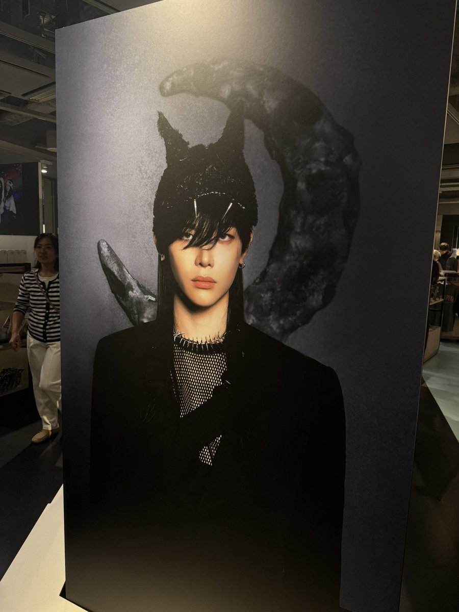 maimai_nicho's tweet photo. 昨日シブツタのPOPUP行ってきたんだけど想像以上に&amp;TEAMのドデカコーナーを作ってくれてて嬉しかったな♡

#andTEAM
#GoinBlind
#TSUTAYAShibuya https://t.co/p4cPHkwRtM