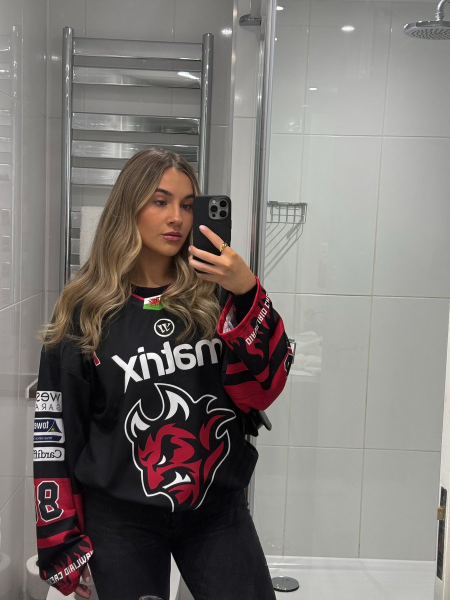 Smaid1996's tweet photo. Still mentally recovering from yesterdays game 🤯 Good weekend of hockey, and proud of the @cardiffdevils for making the final🏒 #POFW25 https://t.co/sP874QzvDL