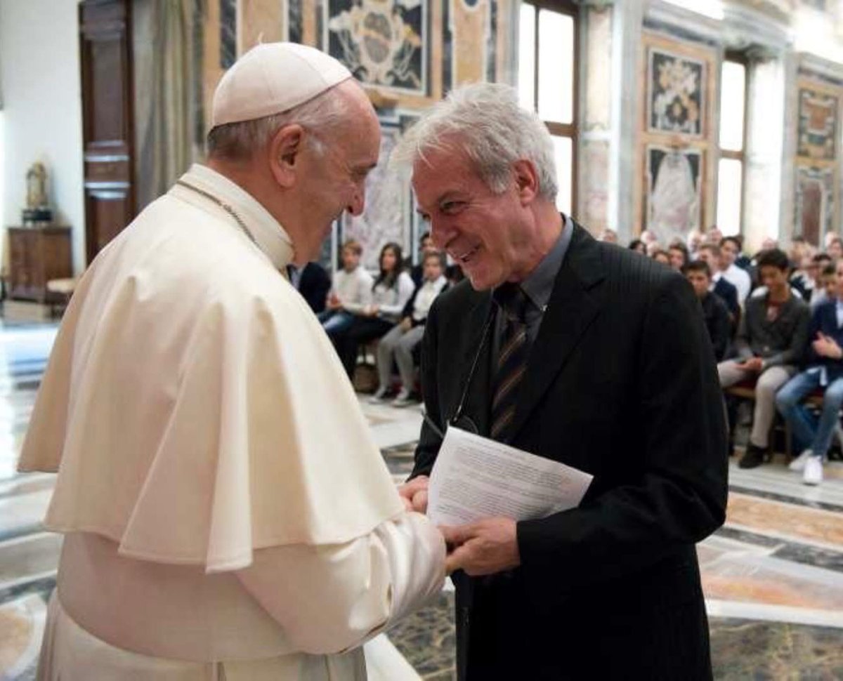 Istituto Italiano della Donazione (@istdonazione) on Twitter photo Con grande commozione ci uniamo nel dolore ricordando le indimenticabili parole che Papa Francesco ci dedicò in occasione dell’udienza privata nel 2017 per il Giorno del Dono #DonoDay 🤍
Con <a href="/edopatriarca/">Edoardo Patriarca</a>, Past President #IID Con grande commozione ci uniamo nel dolore ricordando le indimenticabili parole che Papa Francesco ci dedicò in occasione dell’udienza privata nel 2017 per il Giorno del Dono #DonoDay 🤍
Con <a href="/edopatriarca/">Edoardo Patriarca</a>, Past President #IID