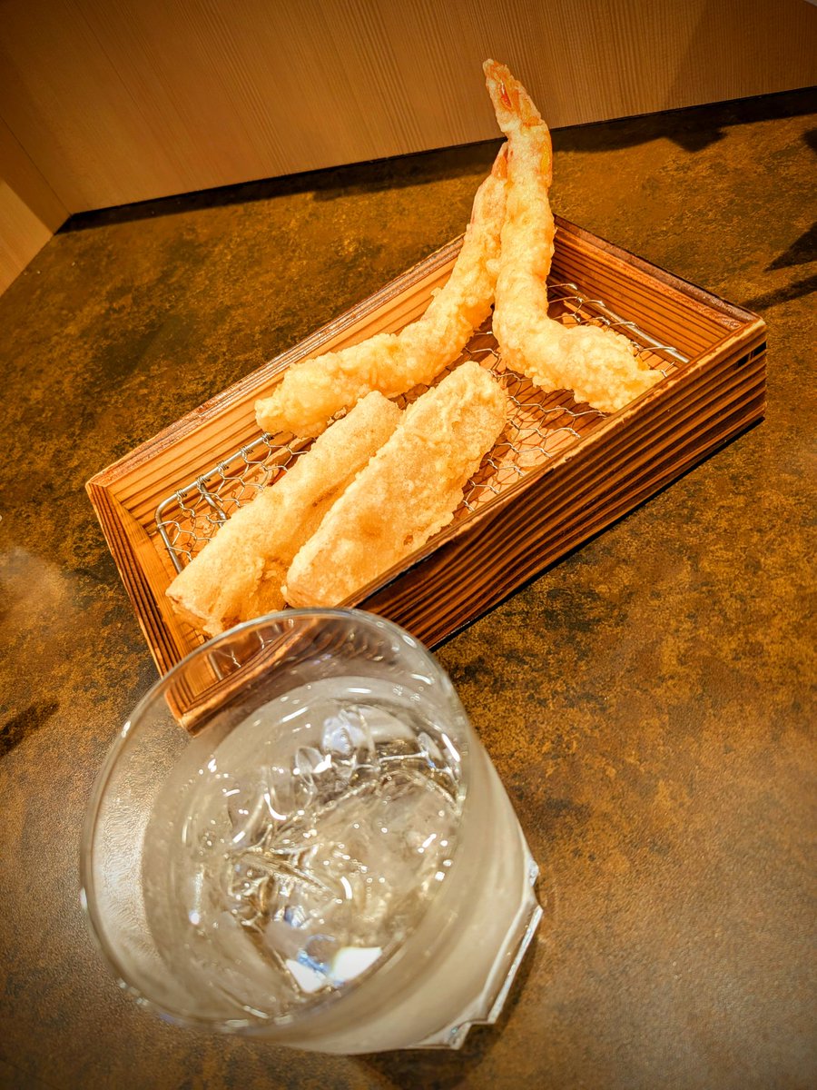 今日の一品
型無虎南
海老天　出汁大根天
麦焼酎　泥亀（長崎）
#美女 #グルメ #天ぷら #ニューハーフ好きと繋がりたい