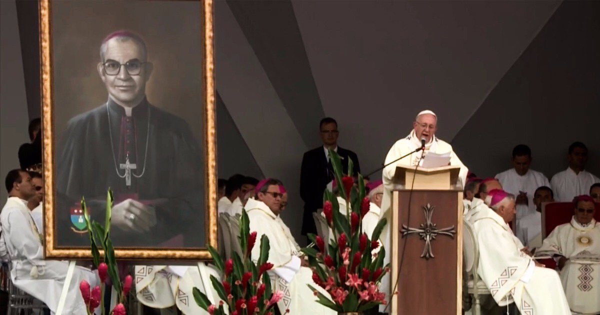 RafaelaCortesZ's tweet photo. El mundo entero lamenta hoy la pérdida del Papa Francisco @Pontifex_es, líder espiritual de la Iglesia Católica que logró trascender las fronteras de la religión para llevar un mensaje de transformación, libertad, reconciliación, paz, unidad, responsabilidad con el medio ambiente, y con los menos favorecidos, logrando además una conexión muy especial con los jóvenes.

Colombia y en especial el departamento del Meta fuimos bendecidos con su visita y su presencia, la cual estuvo llena de numerosos mensajes y enseñanzas.

Como católica practicante y especial creyente, me duele profundamente su muerte, pero creo también que ha trascendido y que, como lo dijo el cardenal Kevin Joseph Farrell, camarlengo, al dar la noticia: "Francisco ha regresado a la casa del Padre".

Todas nuestras oraciones están hoy con él.