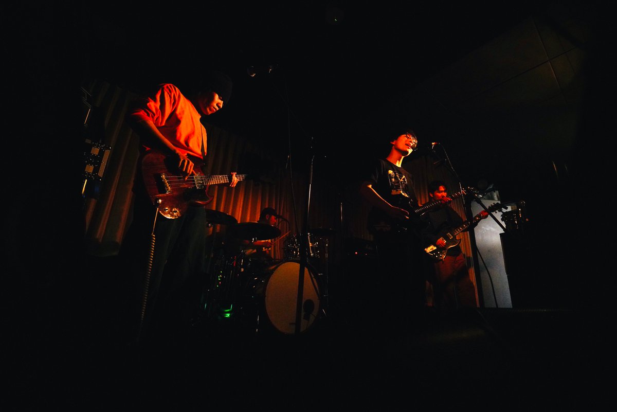 Empty0Classroom's tweet photo. 4/19
「Alternative Yakuza Union」

皆さんありがとうございました！

セットリスト
1. 有無
2.第12話
3.PURE
4.Mirror Image
5.TOSO
6.STAGE

Photo by @fjwr_d https://t.co/BxZuyN2YBU