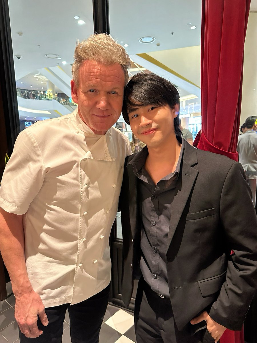 Standing next to the king of cuisine. @gordongram 

The man who inspired my love for cooking. I’ve been following his journey since I was a kid, and it’s such an honor to finally meet him in person. 😄🙏🏻

Congratulations on opening your own restaurant in Thailand. 
#gordonramsay