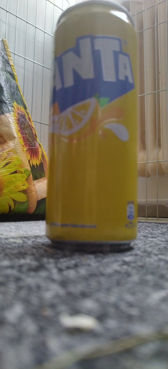HenryLovato10's tweet photo. Fanta Lemon🍋
#fanta #fantagermany #fantalemon #fantazitrone https://t.co/63SfzU2RJ2