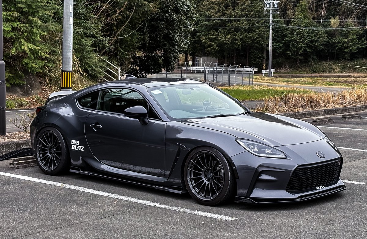 郵便配達の受け取りに出たら「これお兄さんの車ですか？いつも渋くてカッコいいと思ってて…」って配達員のおじさんに話しかけられて口角天元突破してる

渋いって言われるの嬉しいよね