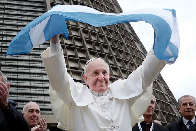 JG_COMUNICACION's tweet photo. ¿Podría el fallecimiento de su santidad el Papa Francisco activar la profecía de Nostradamus  sobre el “Papa Negro” en la iglesia católica y el fin de los tiempos? https://t.co/D2gGqQyrZS