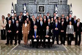חבורת האנשים האלה, שרות ושרי ממשלת ישראל, לא רק אחראים ביחד על המחדל הנורא והאסון הגדול בתולדות המדינה. הם גם מגוננים על ראש ממשלה כושל, אפוף בניגודי עניינים, שמסרב לקחת אחריות ובורח מחקר האמת.

והחל מהגשת תצהיר ראש השב"כ היום, הם גם שותפים באופן מלא לכל מעשה, הוראה או כוונה של