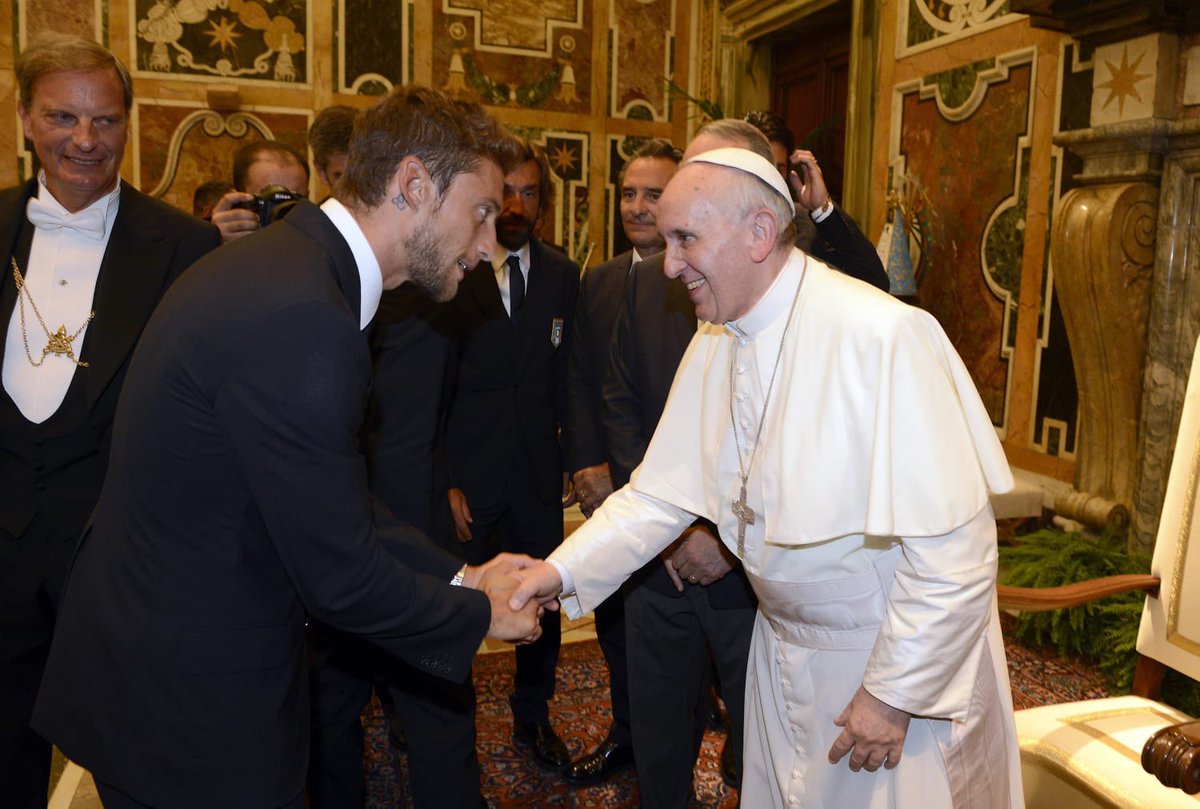 Papà Francesco è stato un uomo straordinario, un leader vero, capace di parlare al cuore del mondo intero. La sua forza più grande? Che per riconoscerne la grandezza, non serve essere credenti. Basta essere umani.

In un’epoca in cui la pace sembra l’ultima delle priorità dei