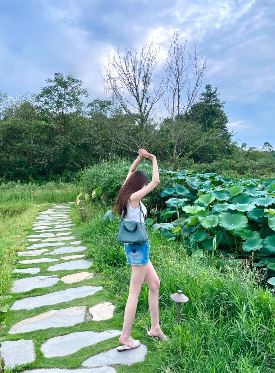 DCecHunts's tweet image. 大人になるにつれて、自然の息吹が好きになりました。 😊
その中にいると、よりリラックスして純粋な気持ちになります。 🤗