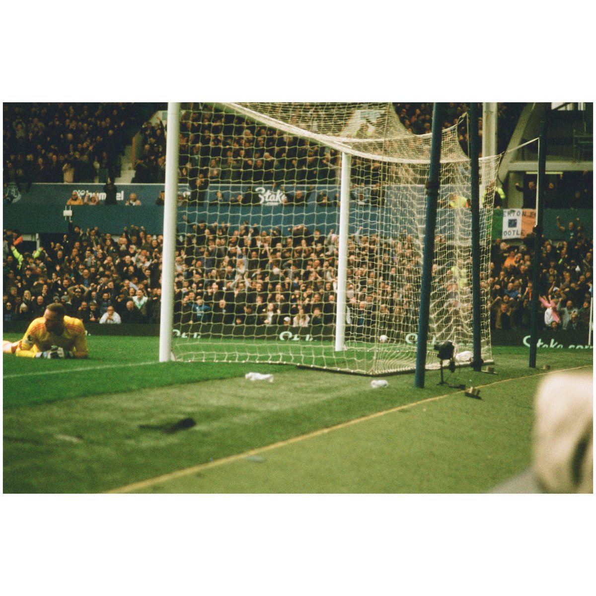 TheGaryLambert's tweet photo. A year ago I had one of the best days ever as @Everton invited me along to take photos when we played Notts Forest. Surreal, beautiful, and incredibly noisy. Trying to follow a match through a camera lens was so difficult too. Like watching a film but you only see one actor. https://t.co/S499hdLpe5