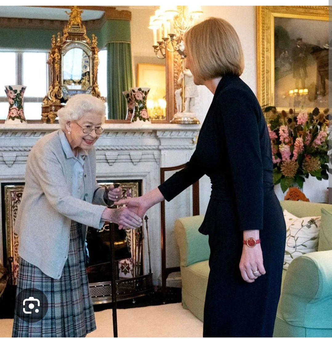 ShellVRobinson's tweet photo. @harryjsisson This gives me liz truss vibes https://t.co/qg2yaijZwj
